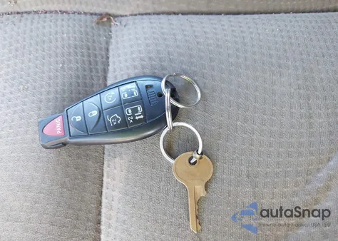 2015 Chrysler Town & Country Touring из США, поврежденный, VIN 2C4RC1BG8FR620186